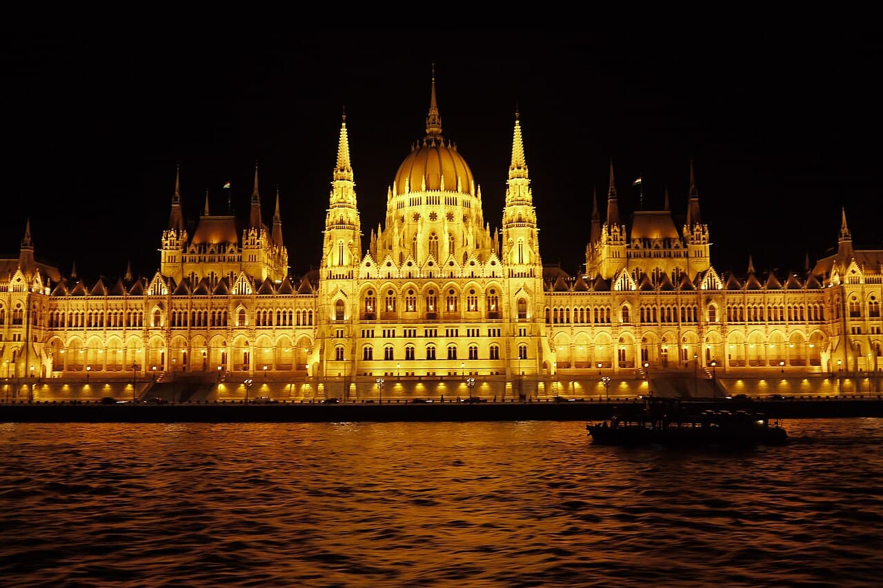 Wien nach Budapest — Reiseführer, Kosten & Privattransfer